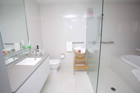 Circle Luxury Holidays - Accommodation Yamba 6