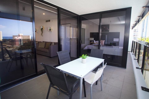 Circle Luxury Holidays - Accommodation Yamba 3