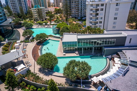 Q1 Resort & Spa - Official - Accommodation Yamba 2
