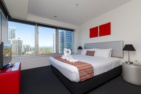 Q1 Resort & Spa - Official - Accommodation Yamba 9