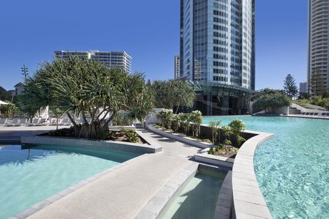 Q1 Resort & Spa - Official - Accommodation Yamba 4