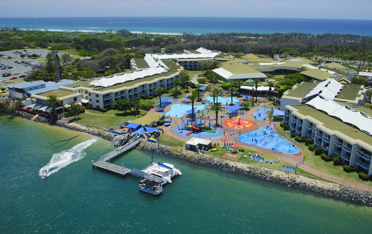Main Beach QLD Accommodation Yamba