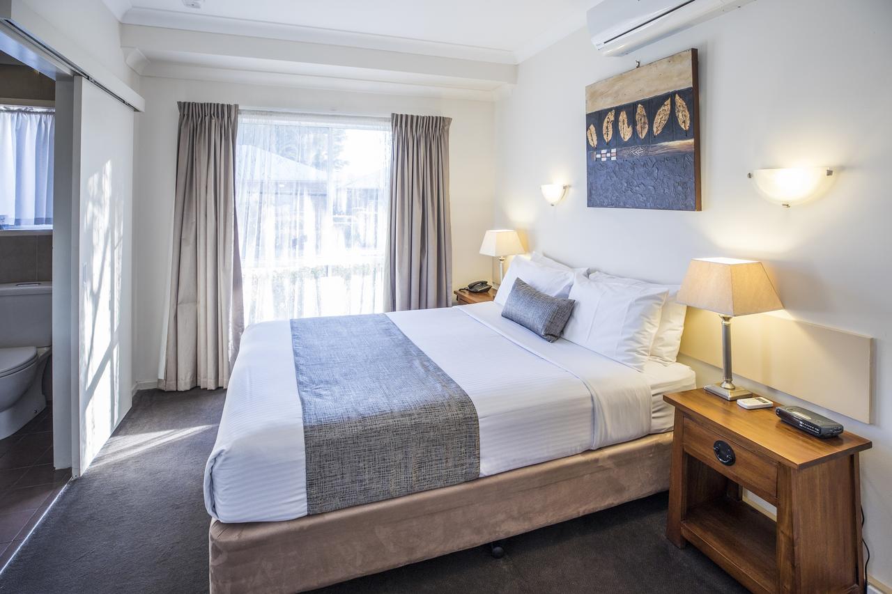 Emerald QLD Accommodation Yamba