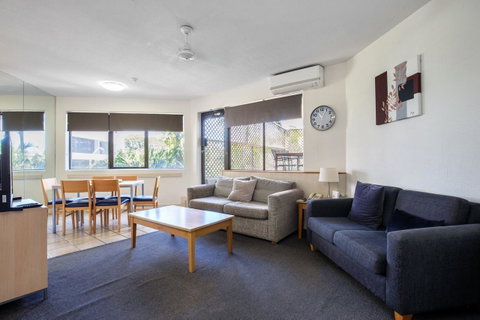Tiki Hotel Apartments Surfers Paradise - Accommodation Yamba 3