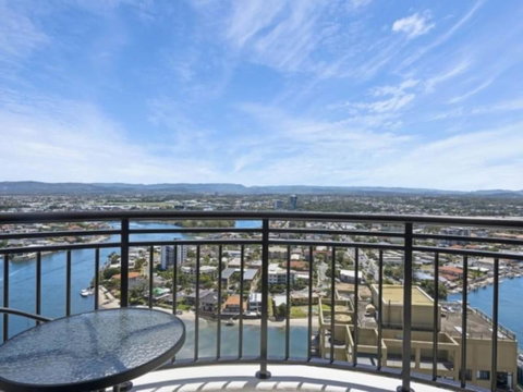 Beach Stay - Ocean & Riverview Resort Chevron Renaissance Central Surfers Paradise - Accommodation Yamba 14