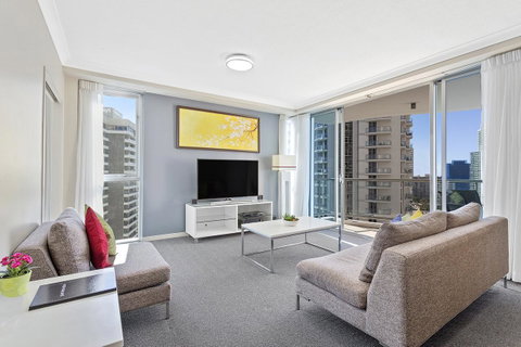 Beach Stay - Ocean & Riverview Resort Chevron Renaissance Central Surfers Paradise - Accommodation Yamba 7