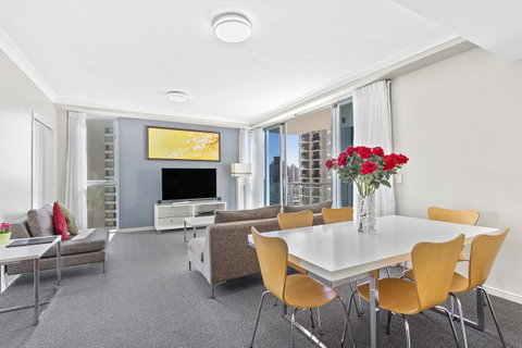 Beach Stay - Ocean & Riverview Resort Chevron Renaissance Central Surfers Paradise - Accommodation Yamba 10