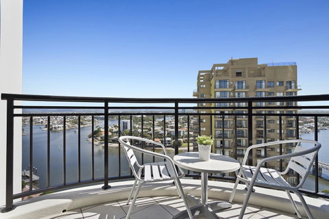 Beach Stay - Ocean & Riverview Resort Chevron Renaissance Central Surfers Paradise - Accommodation Yamba 13