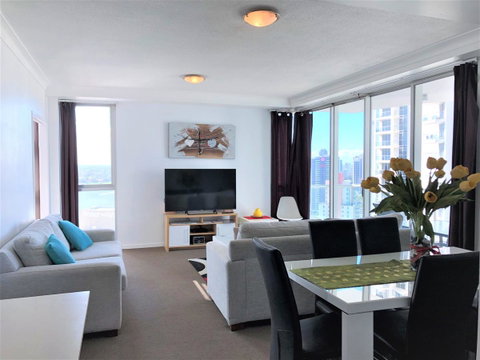 Beach Stay - Ocean & Riverview Resort Chevron Renaissance Central Surfers Paradise - Accommodation Yamba 17