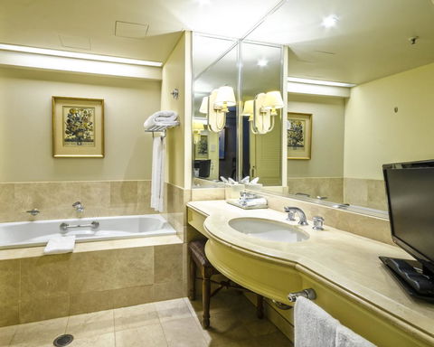 Stamford Plaza Brisbane - Accommodation Yamba 10