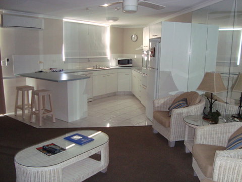 Grosvenor Beachfront Apartments Surfers Paradise - Accommodation Yamba 14