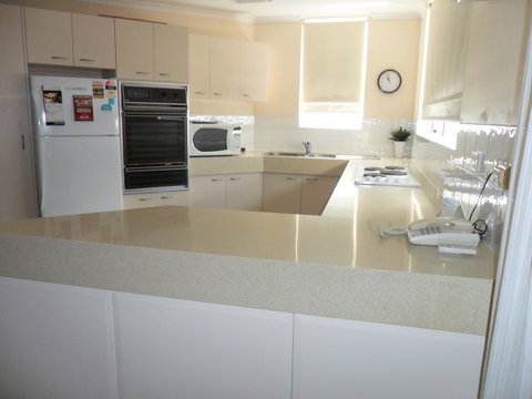 Grosvenor Beachfront Apartments Surfers Paradise - Accommodation Yamba 15