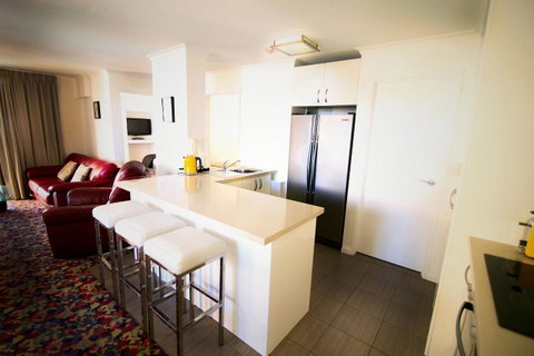 Grosvenor Beachfront Apartments Surfers Paradise - Accommodation Yamba 4