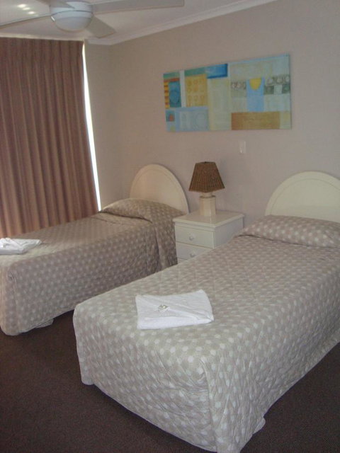 Grosvenor Beachfront Apartments Surfers Paradise - Accommodation Yamba 18