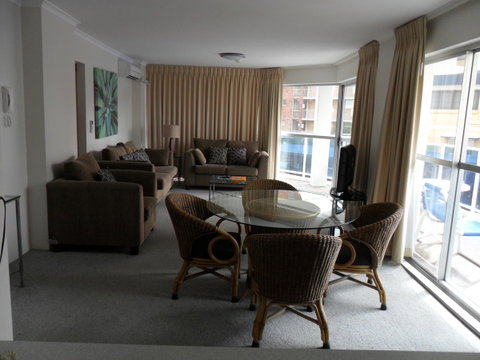 Grosvenor Beachfront Apartments Surfers Paradise - Accommodation Yamba 23