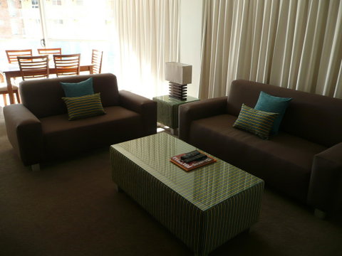 Grosvenor Beachfront Apartments Surfers Paradise - Accommodation Yamba 25