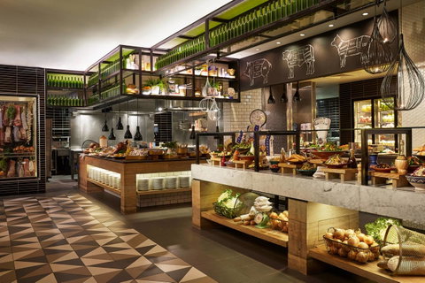 QT Gold Coast - Accommodation Yamba 11