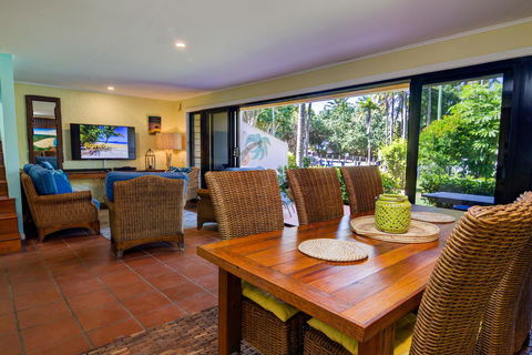 Number 2 On The Beach | Beautiful Beachfront Villa - Accommodation Yamba 6