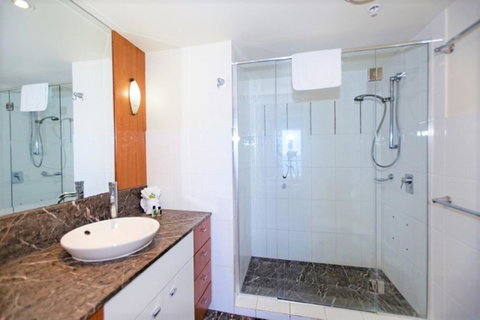 The Towers Of Chevron Renaissance - Holidays Gold Coast - Accommodation Yamba 38