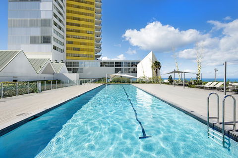 ULTIQA Air On Broadbeach - Accommodation Yamba 5