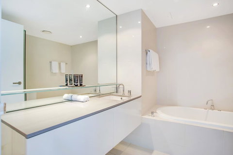 Mantra Circle On Cavill - Accommodation Yamba 37