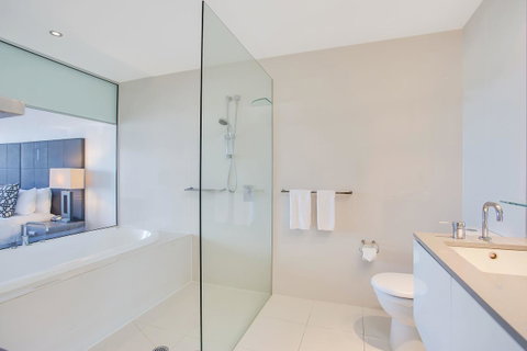 Mantra Circle On Cavill - Accommodation Yamba 26