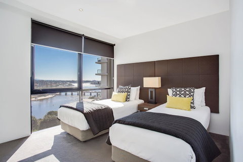 Mantra Circle On Cavill - Accommodation Yamba 23