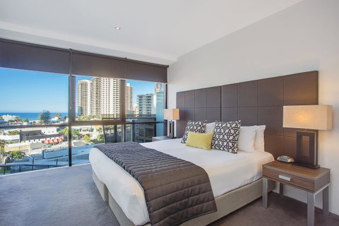 Mantra Circle On Cavill - Accommodation Yamba 25
