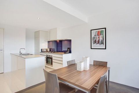 Mantra Circle On Cavill - Accommodation Yamba 36
