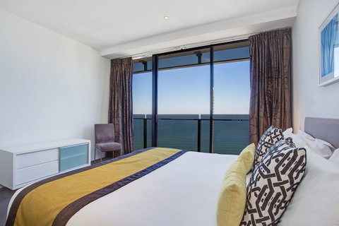 Mantra Circle On Cavill - Accommodation Yamba 15