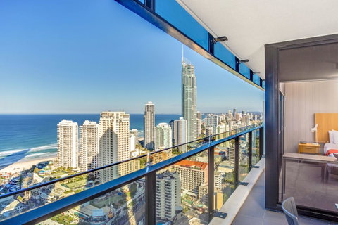 Mantra Circle On Cavill - Accommodation Yamba 30