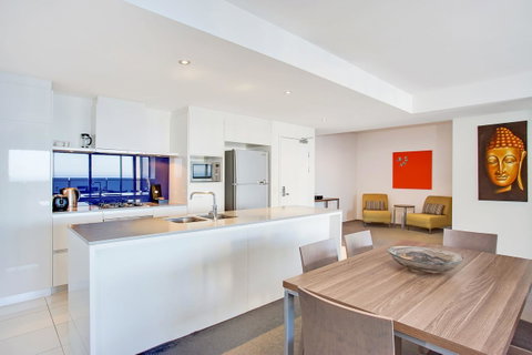 Mantra Circle On Cavill - Accommodation Yamba 11