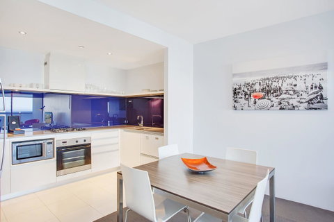 Mantra Circle On Cavill - Accommodation Yamba 32