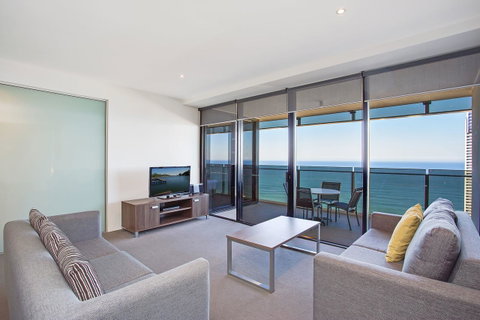 Mantra Circle On Cavill - Accommodation Yamba 13