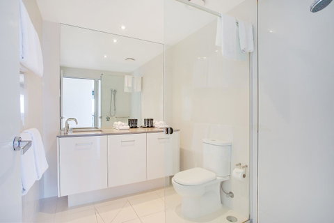 Mantra Circle On Cavill - Accommodation Yamba 4