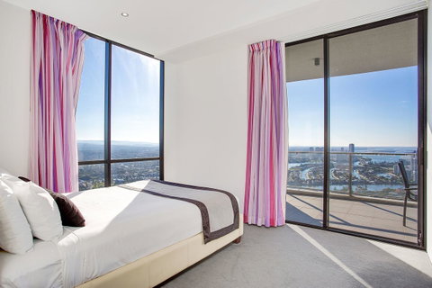 Mantra Circle On Cavill - Accommodation Yamba 7