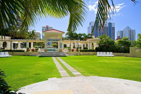 Towers Of Chevron - Private Apartment - Accommodation Yamba 16