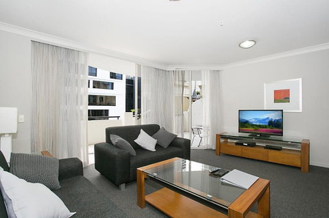 Towers Of Chevron - Private Apartment - Accommodation Yamba 2