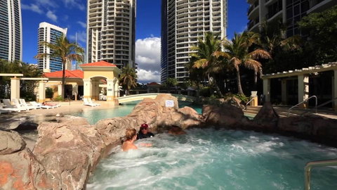 Towers Of Chevron - Private Apartment - Accommodation Yamba 10