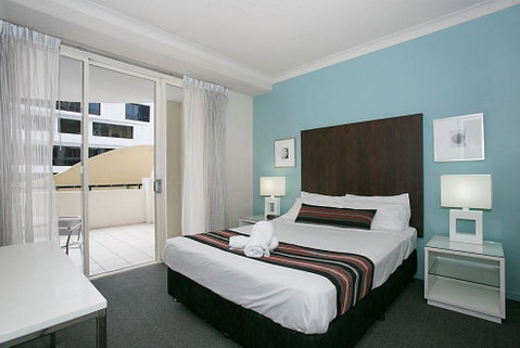 Towers Of Chevron - Private Apartment - Accommodation Yamba 1