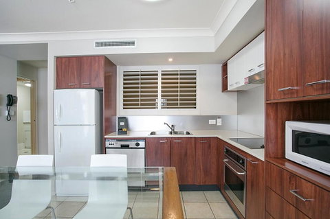 Towers Of Chevron - Private Apartment - Accommodation Yamba 3