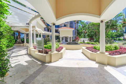 Towers Of Chevron - Private Apartment - Accommodation Yamba 15