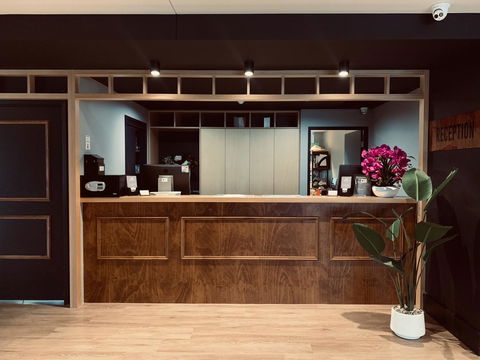 Woodroffe Hotel - Accommodation Yamba 1