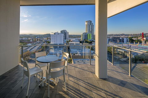Direct Collective - Pavilion And Governor On Brookes - Accommodation Yamba 1