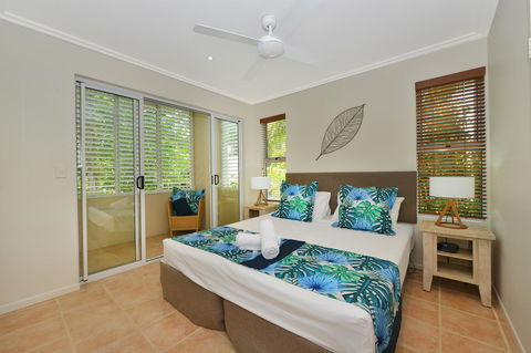 Cayman Villas Port Douglas - Accommodation Yamba 39