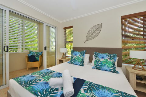 Cayman Villas Port Douglas - Accommodation Yamba 32