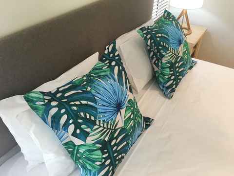 Cayman Villas Port Douglas - Accommodation Yamba 16