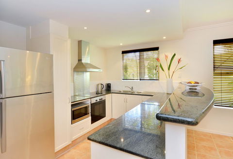 Cayman Villas Port Douglas - Accommodation Yamba 41