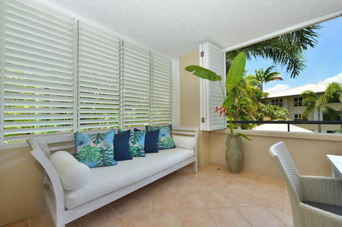 Cayman Villas Port Douglas - Accommodation Yamba 35