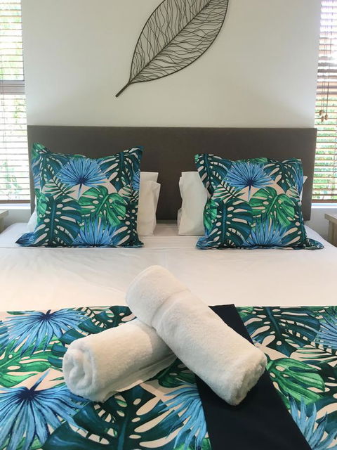 Cayman Villas Port Douglas - Accommodation Yamba 17